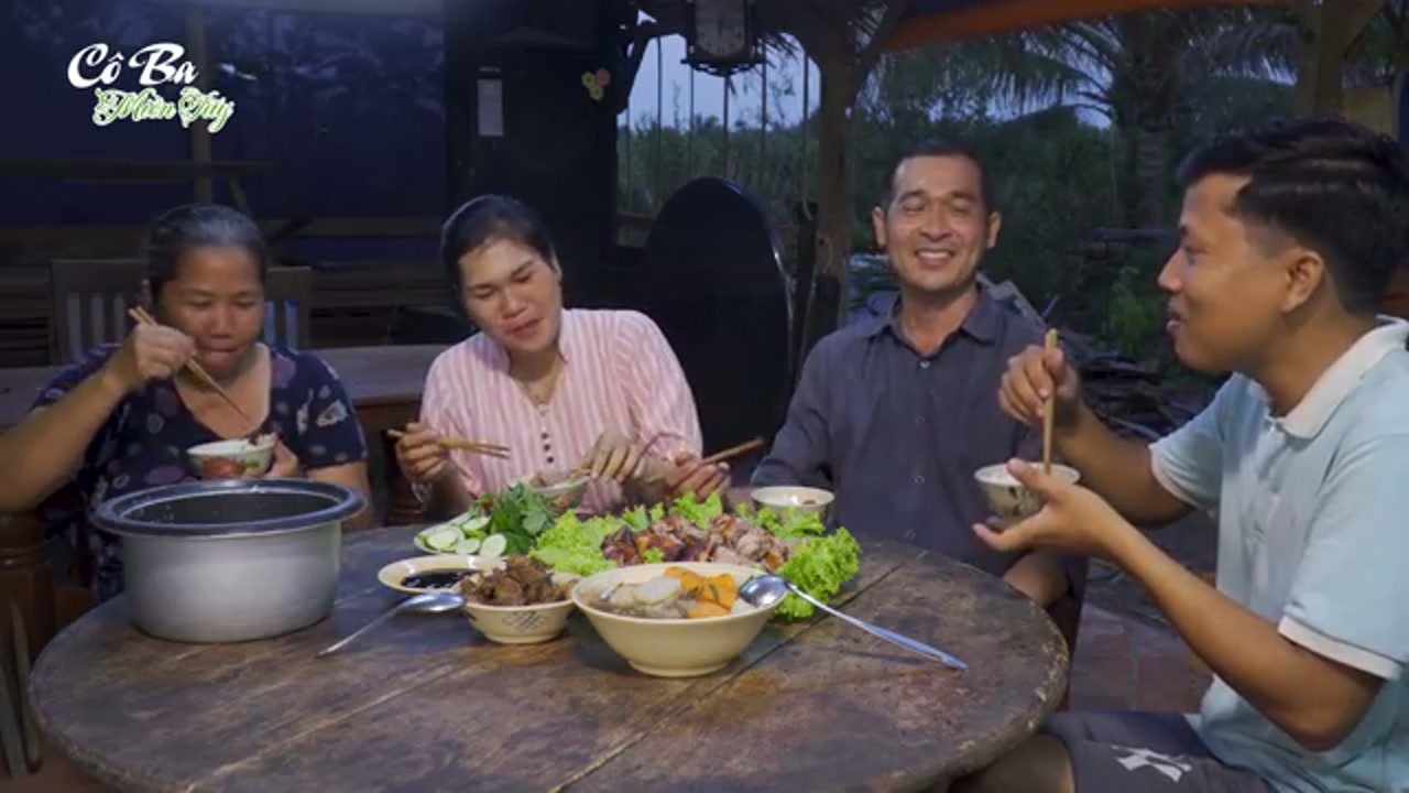 Vịt nướng lu chín đều, da giòn thơm ngon - Cô Ba Miền Tây